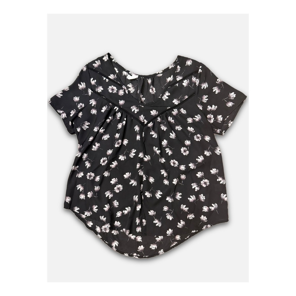 Sienna Sky Black Floral V-Neck Lace Trim Short Sleeve Blouse Women's Small Flowy - Picture 2 of 5